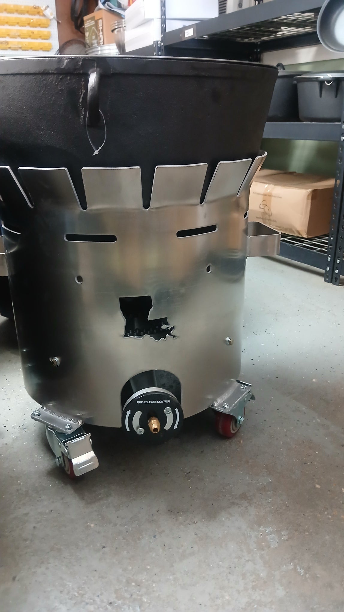 15 Gallon Jambalaya Pot & Roll Around Pot Combo