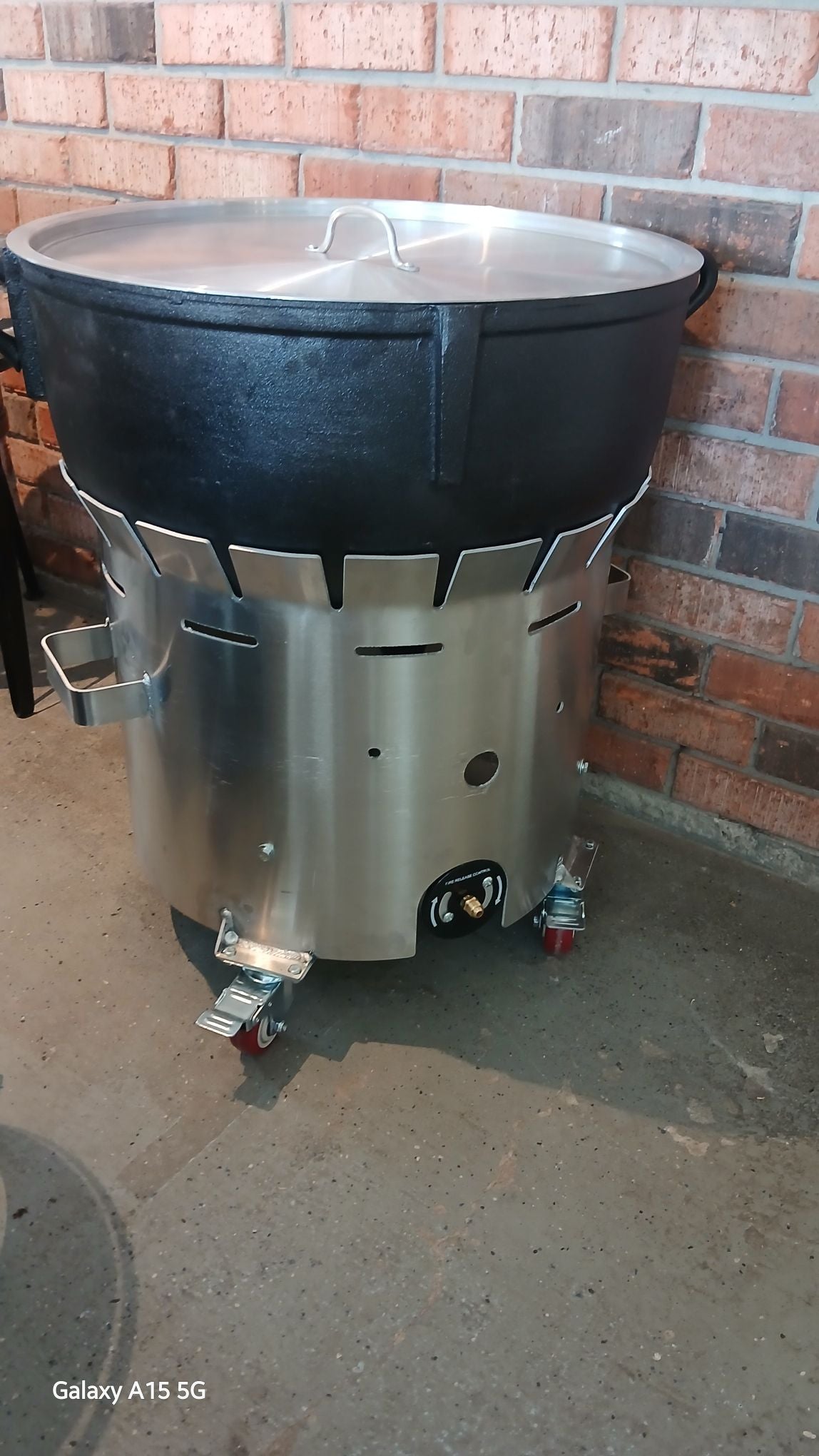 15 Gallon Jambalaya Pot & Roll Around Pot Combo