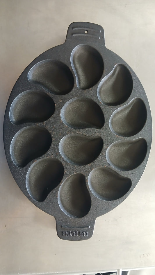 Old Flame Cast Iron Oyster Pan